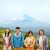 富士山と　コーヒーと、しあわせの数式　①右から酒井美紀、市毛良枝、豆原一成、八木莉可子